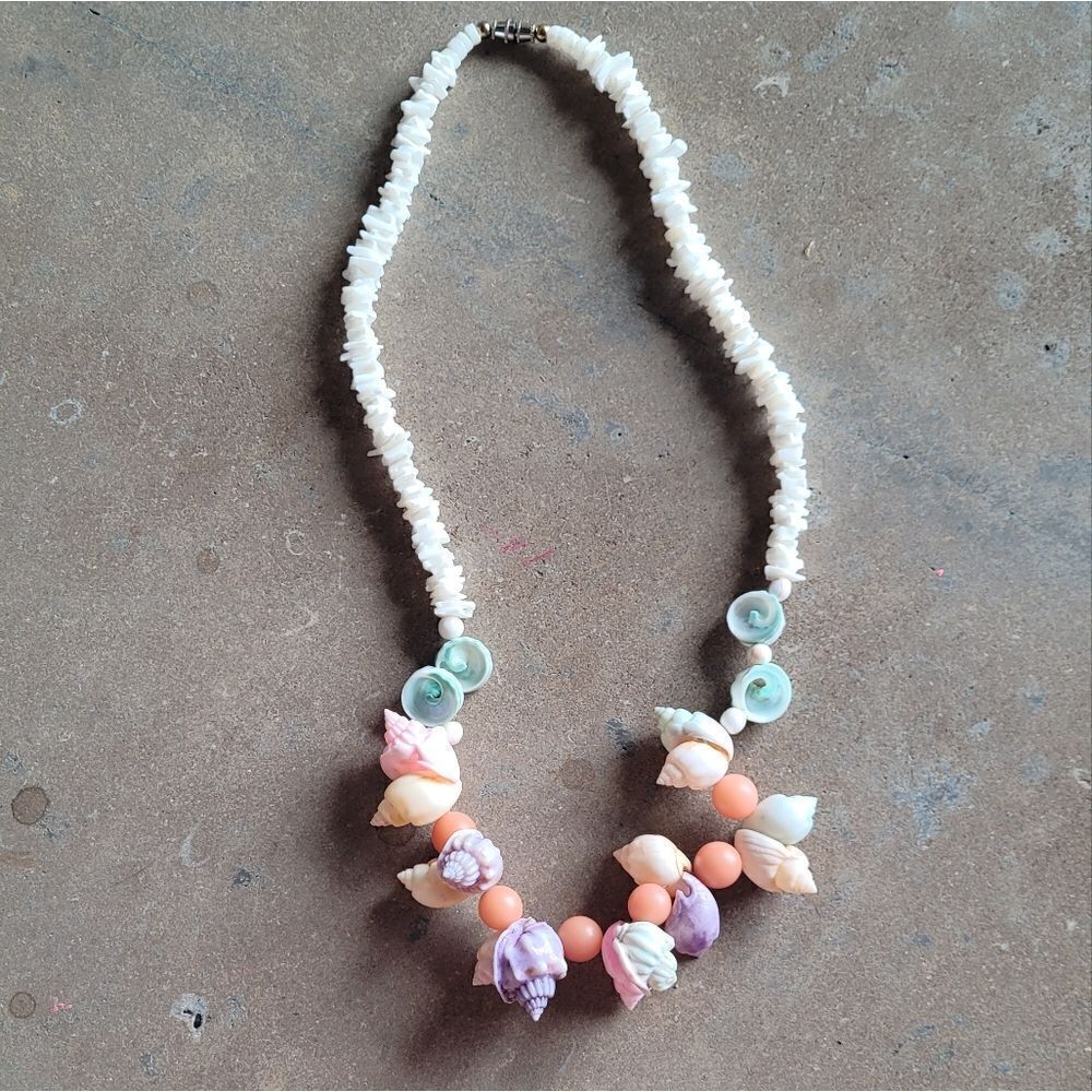New! Gorgeous Beachy Summer Shell Necklace Puka Colorful Pastel
